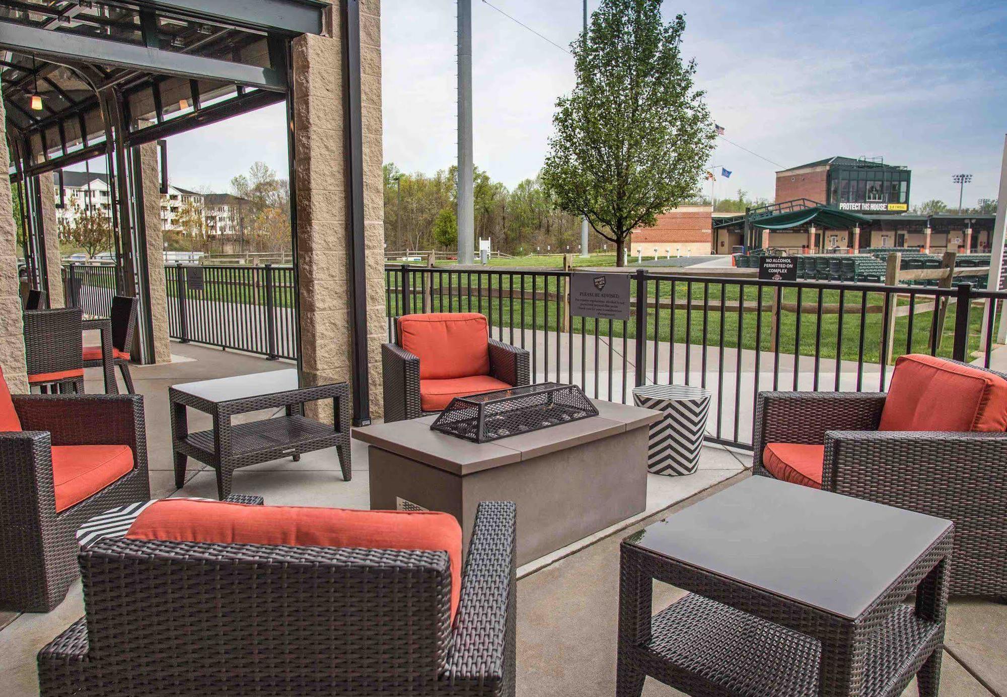 Courtyard Aberdeen At Ripken Stadium Exteriör bild